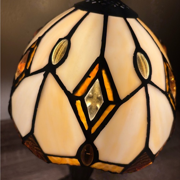 Tiffany style stained glass lamp - Picture 2 of 14